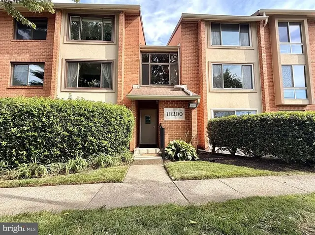 10200 Bushman Dr #104, Oakton
