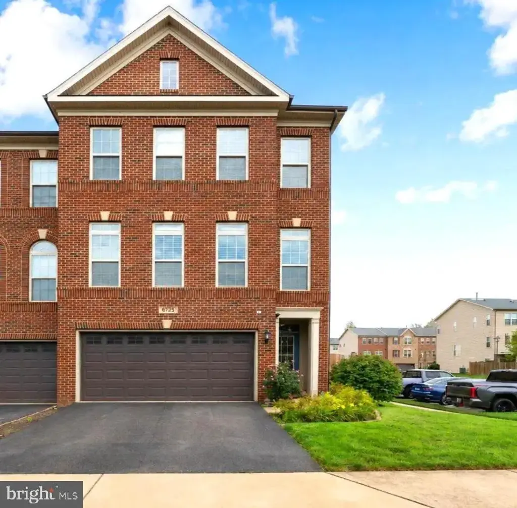 6725 Pinchot Ln, HAYMARKET