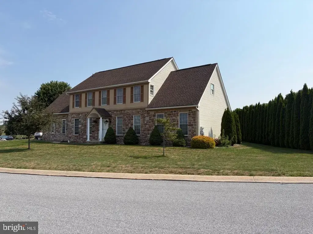 305 Catherine Ct, LEBANON