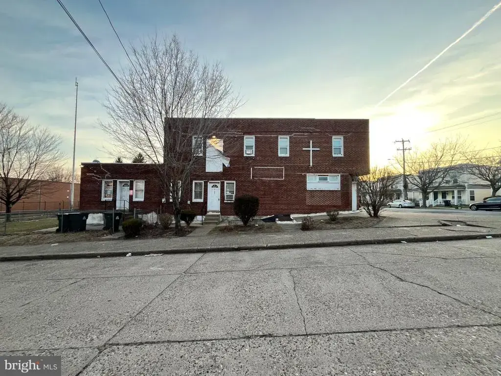 3001 W 10th St, CHESTER