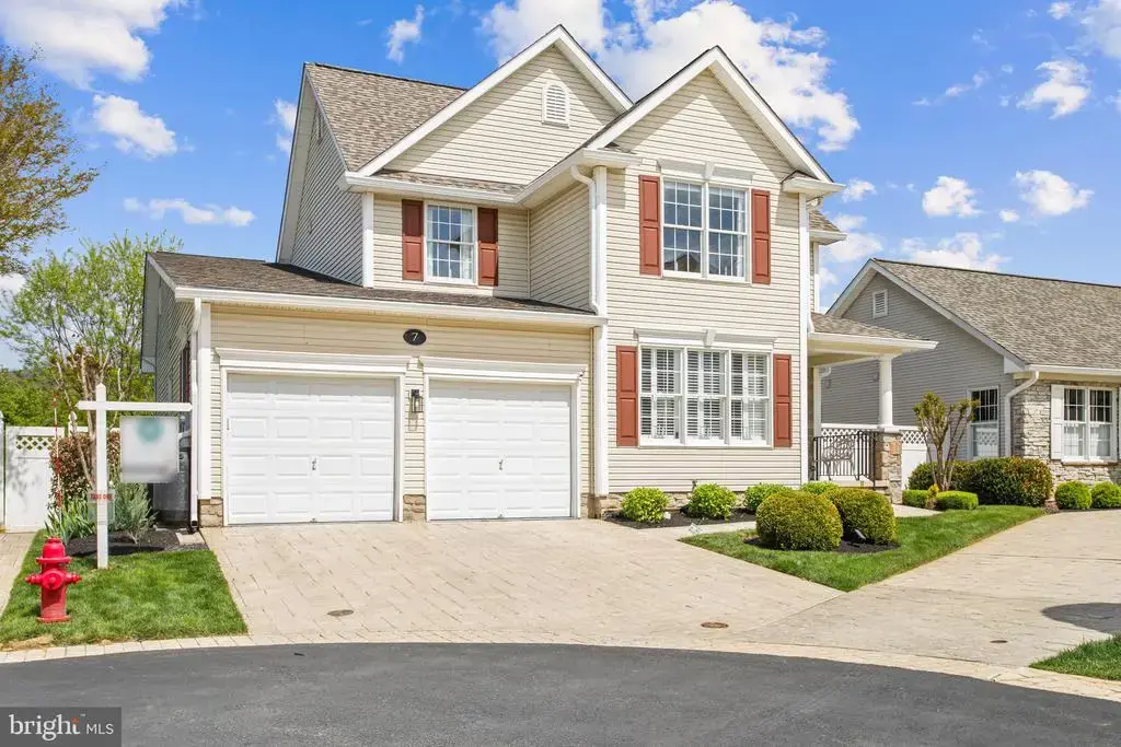 7 Derr Ln, MIDDLETOWN