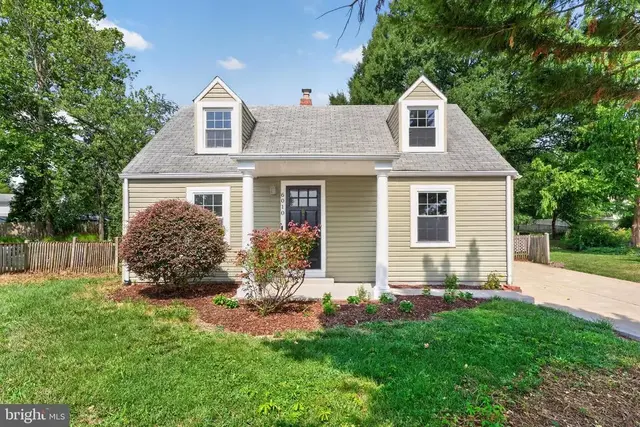 6010 Bangor Dr, Alexandria