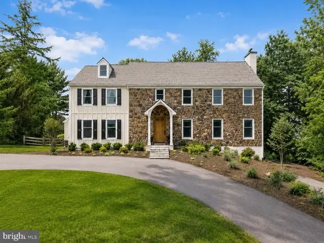 112 Hunt Valley Cir, Berwyn