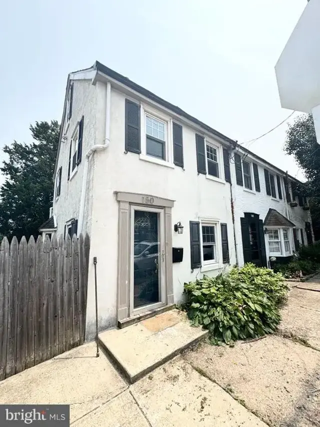150 E Hartwell Ln, Philadelphia