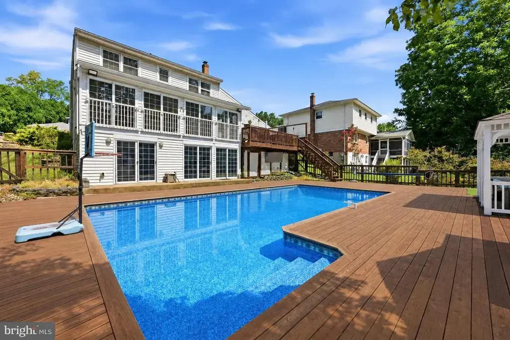7 Cauline Ct, NEWARK