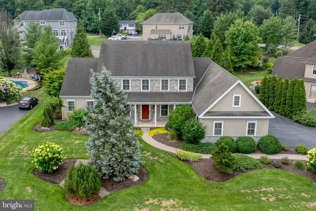 216 Settlers Bnd, Lancaster