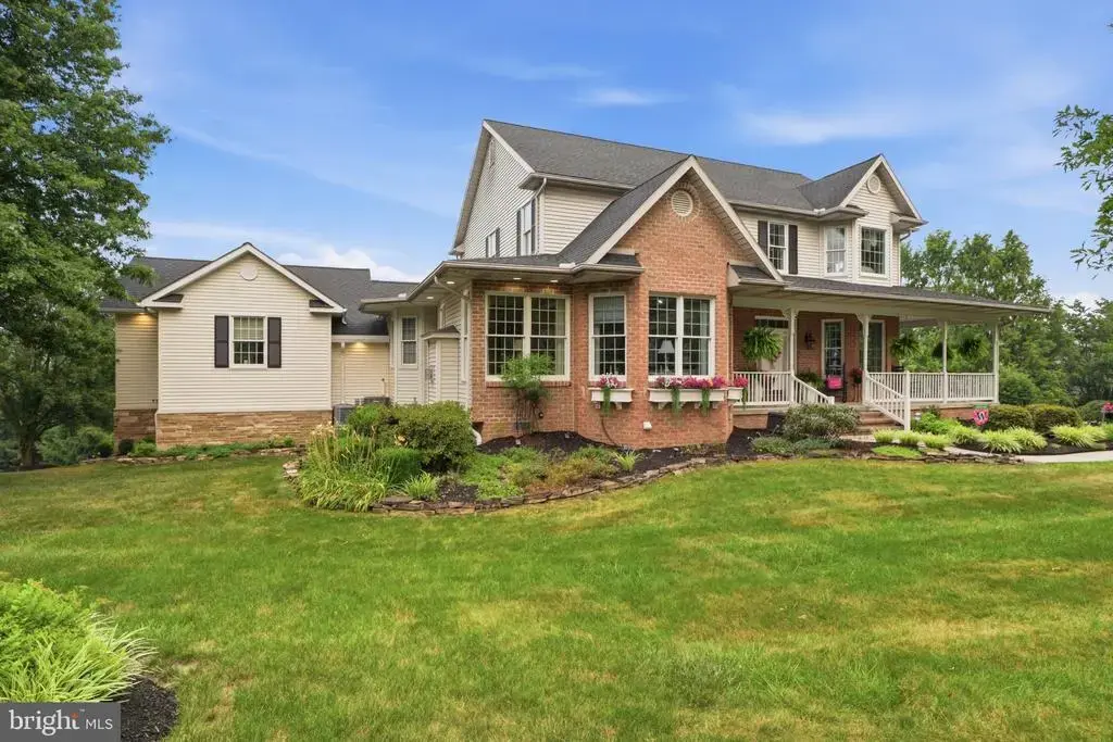 1709 Country Manor, YORK