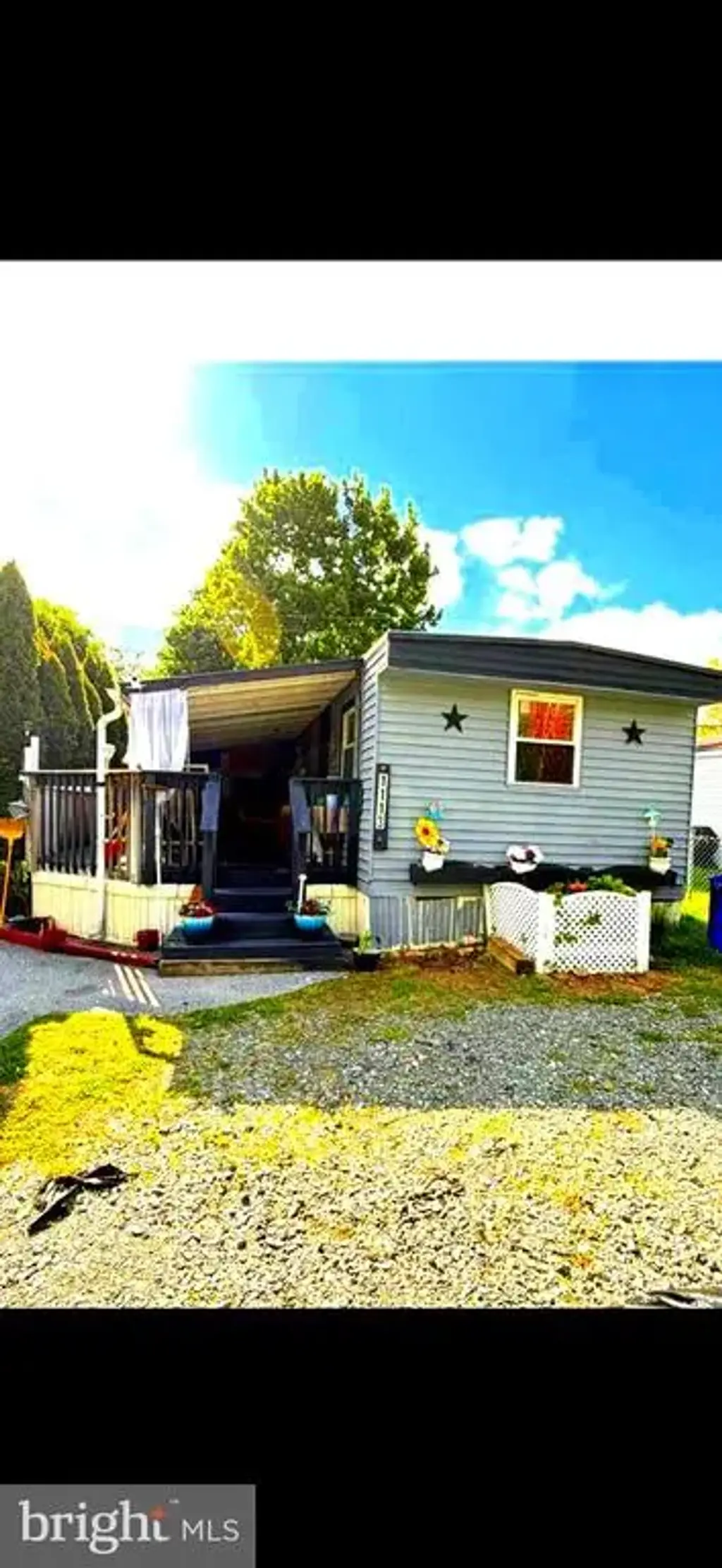 1113 Hollywood Dr, READING