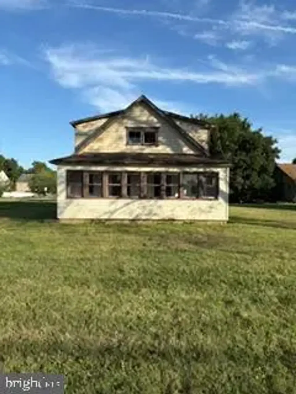 1127 Frosty Hollow Rd, LEVITTOWN