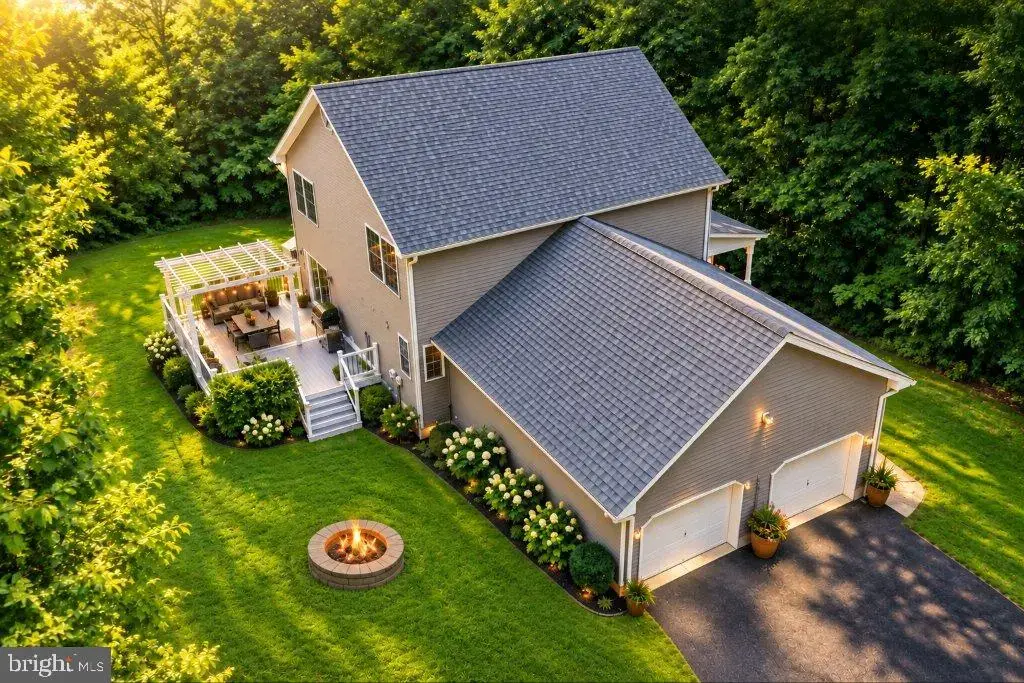 1401 Emmanuel Church Rd, HUNTINGTOWN