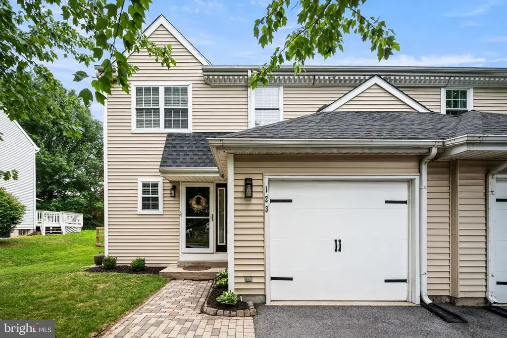 123 Azalea Cir, ROYERSFORD