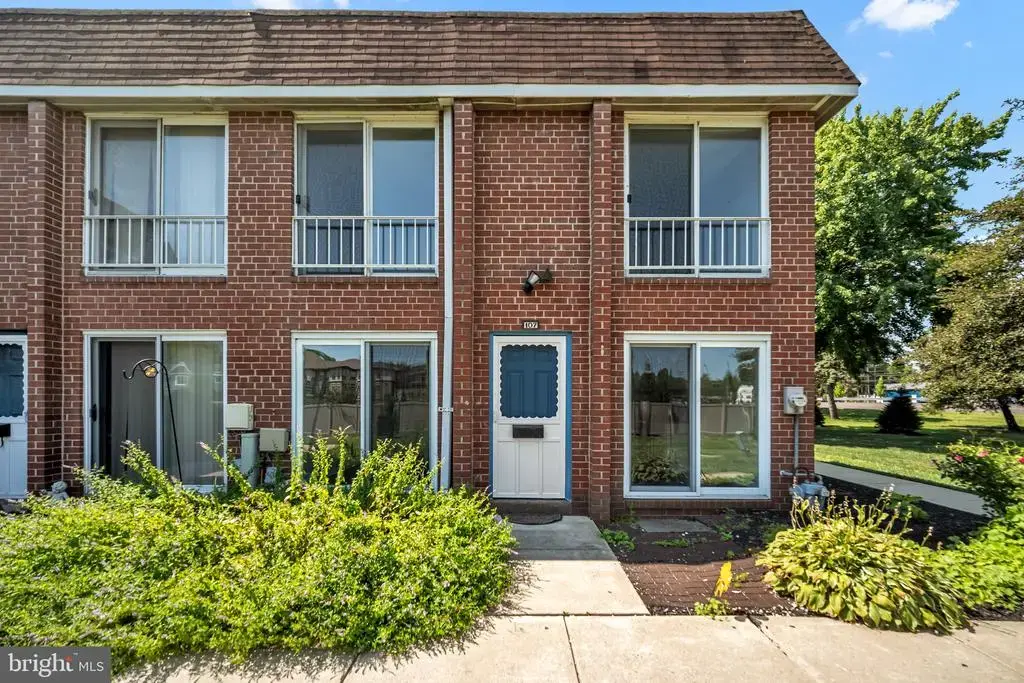 107 Lexington Ct, WARMINSTER