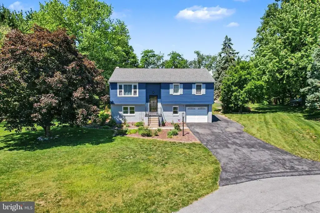 1560 Seltzer Ct, MECHANICSBURG