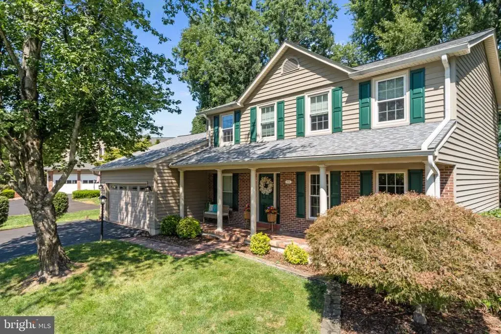 13104 Coralberry Dr, FAIRFAX