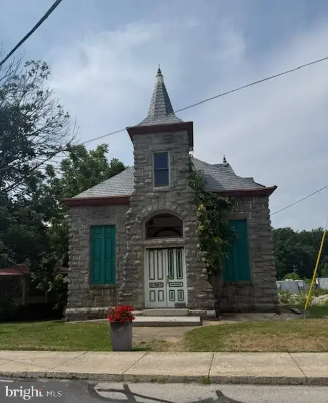 201 Main St, Delta