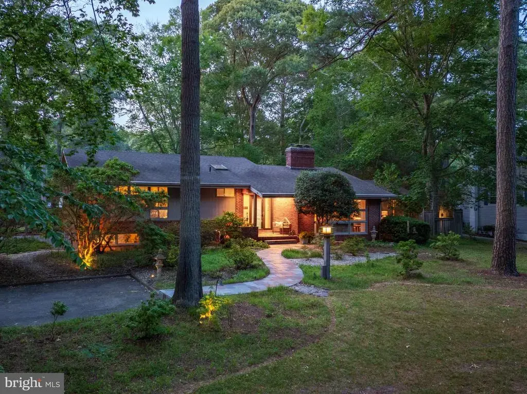 611 Twin Tree Rd, SALISBURY