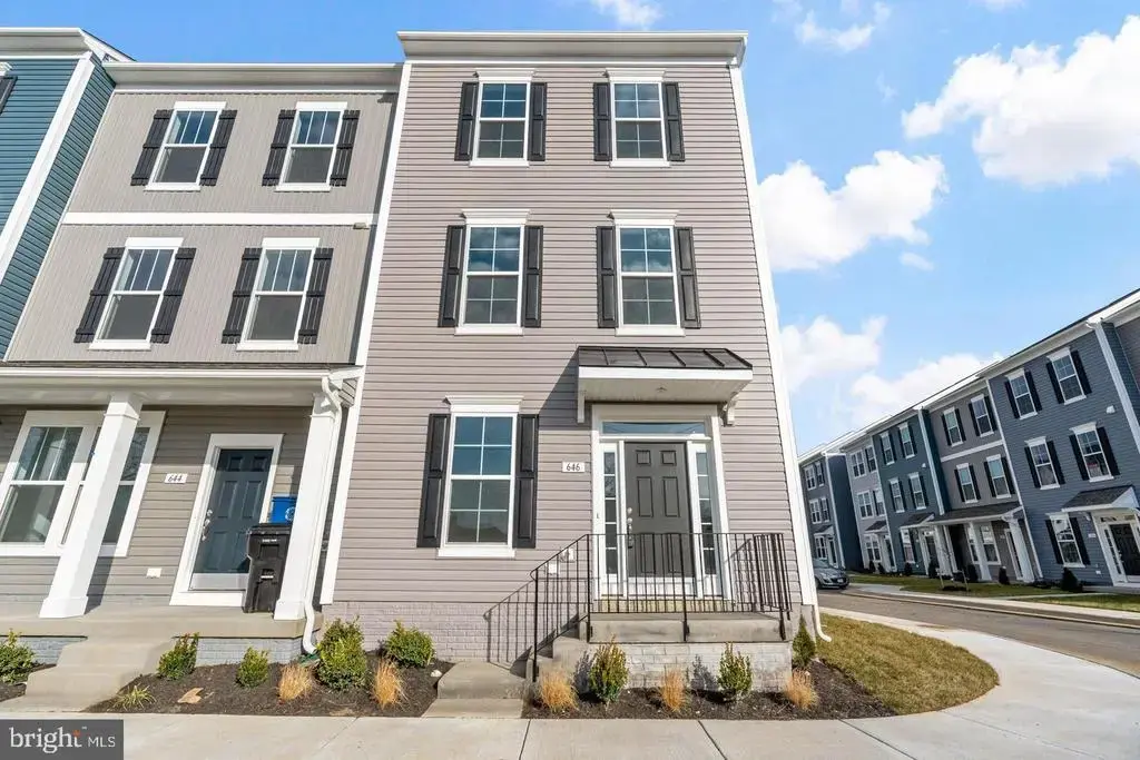 646 Hemsworth Ln, WINCHESTER