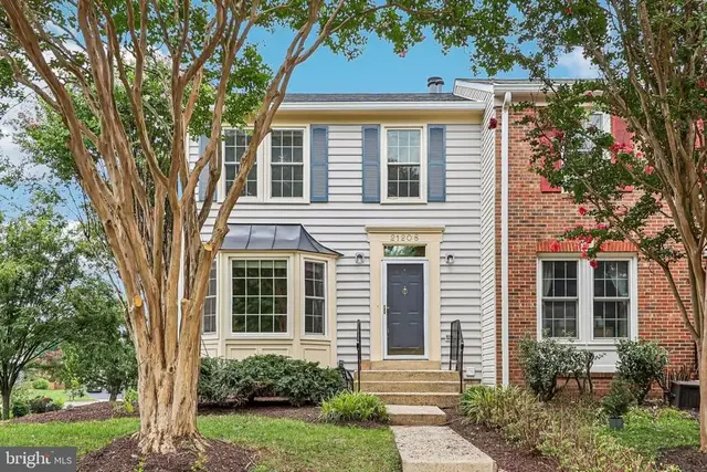 21208 Hedgerow Ter, Ashburn