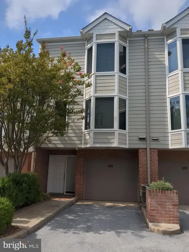 208 Cambridge Landing #208b, Cambridge