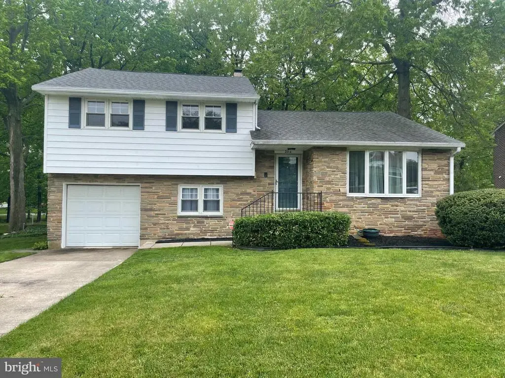 202 Alders Dr, WILMINGTON