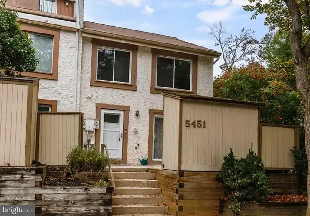 5451 El Camino #5 D, COLUMBIA
