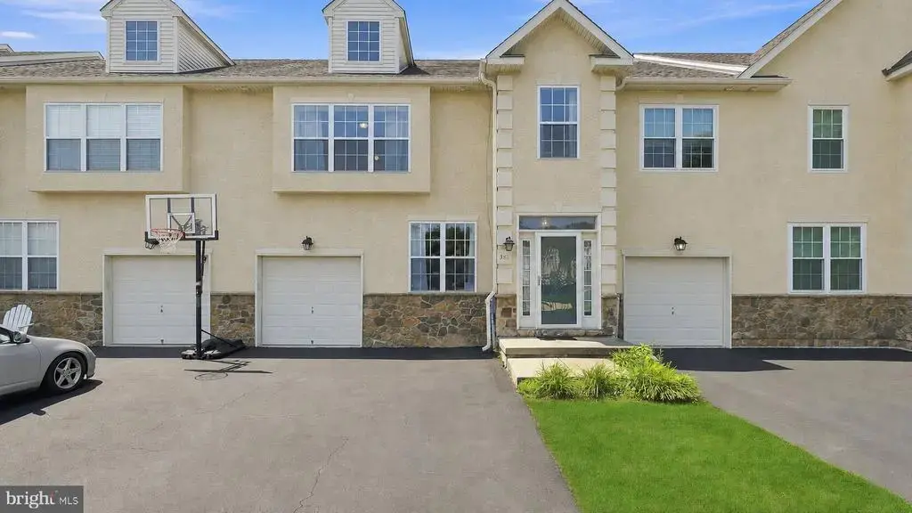 381 Manor Cir, HARLEYSVILLE