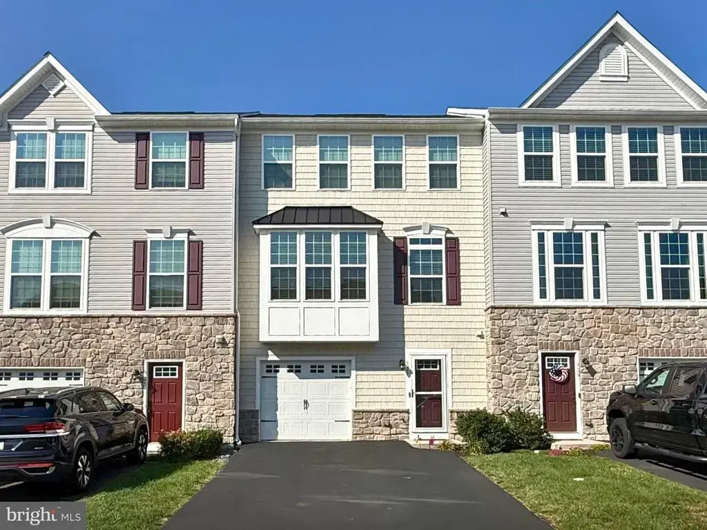 327 Pin Oak Ln, PERKASIE