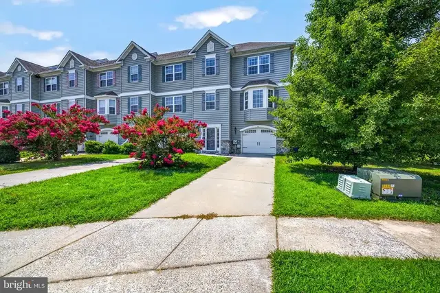 58 Representative Ln, Dover