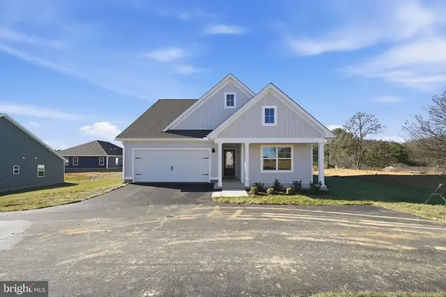 293 Heather Ln, Staunton