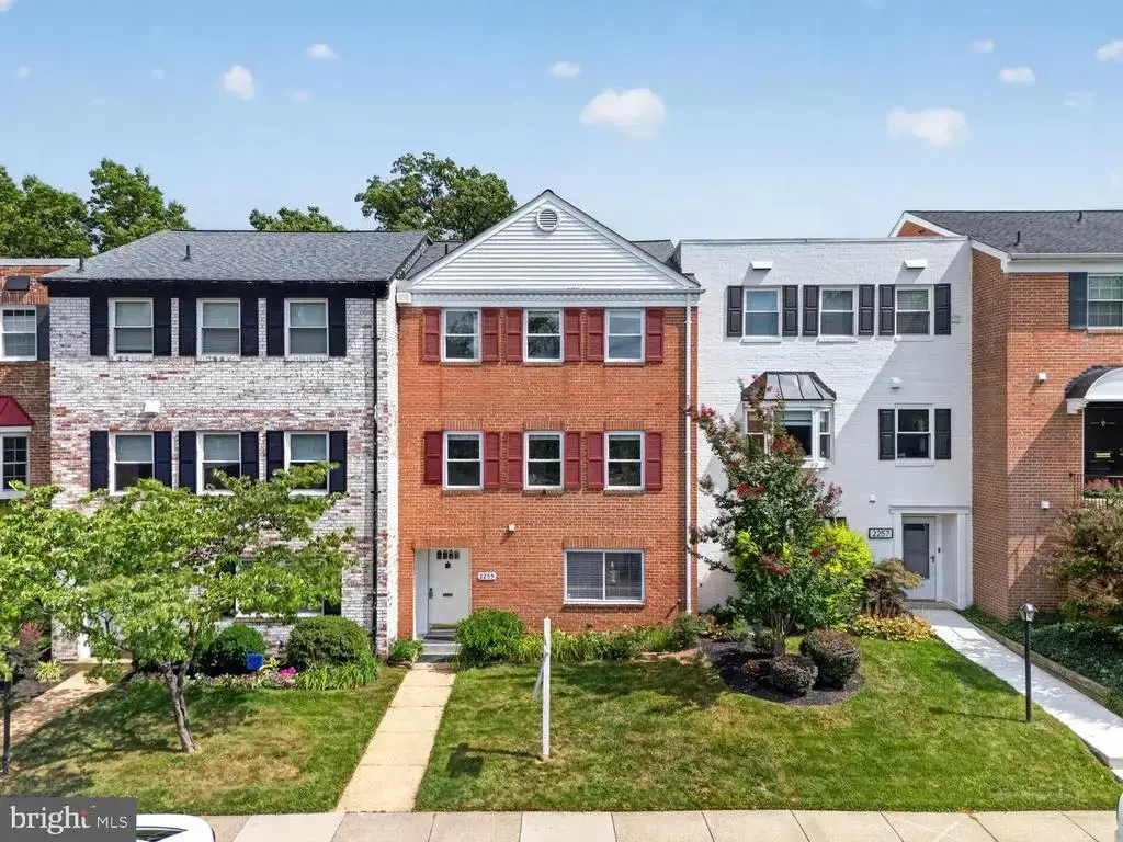 2255 Cedar Ln, VIENNA