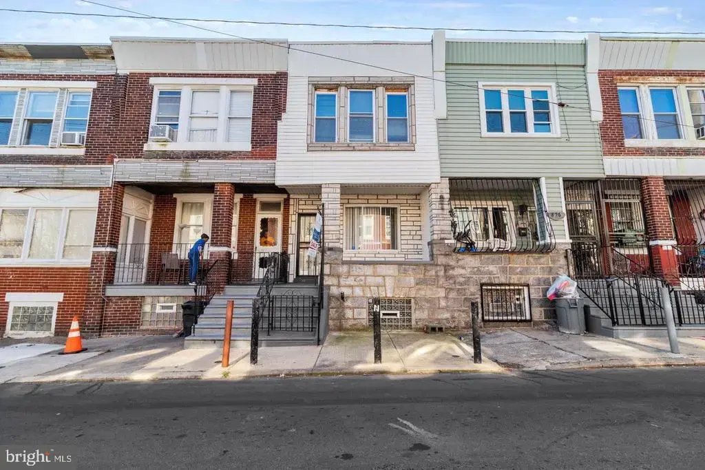 858 E Schiller St, PHILADELPHIA
