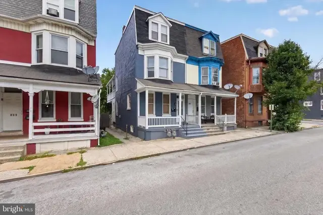 807 W Princess St, York