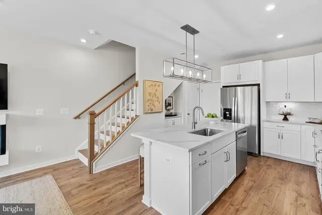 6 Sepia Sq #mo, Ashburn