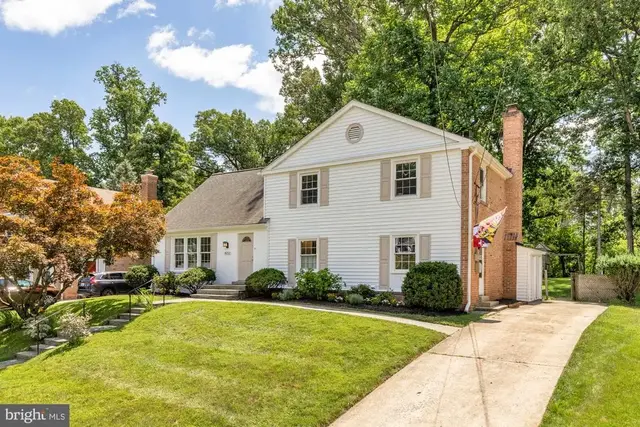 8212 Geneva Mason Rd, Potomac