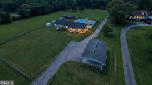 1271 Sleepy Hollow Rd, Severn