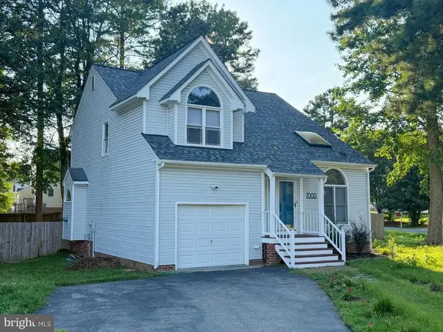 7000 Koufax Ct, North Chesterfield