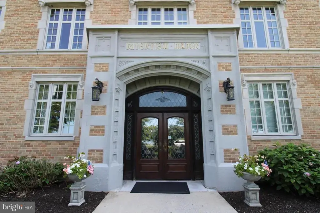 1525 N Front St #102, HARRISBURG