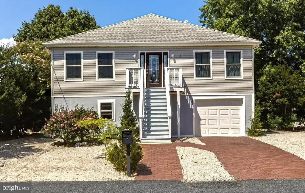 2 Spar Ct, TUCKERTON