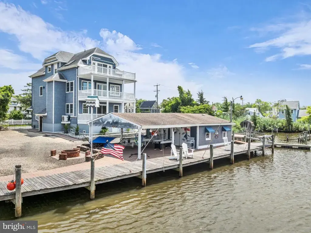 230 S Green St, TUCKERTON