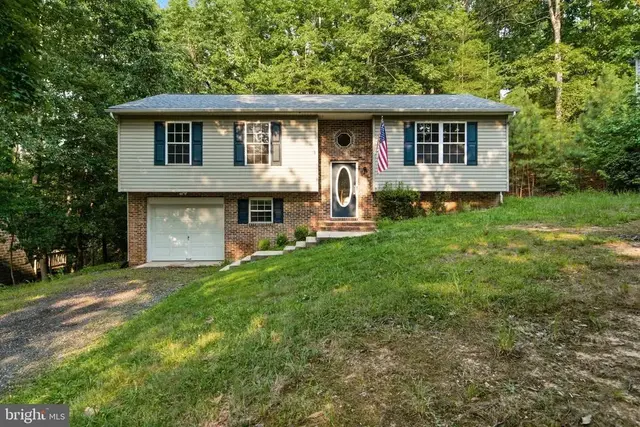 11516 Deadwood Dr, Lusby