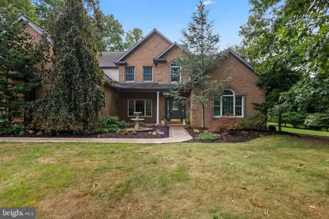 5 Holly Ln, Mohnton