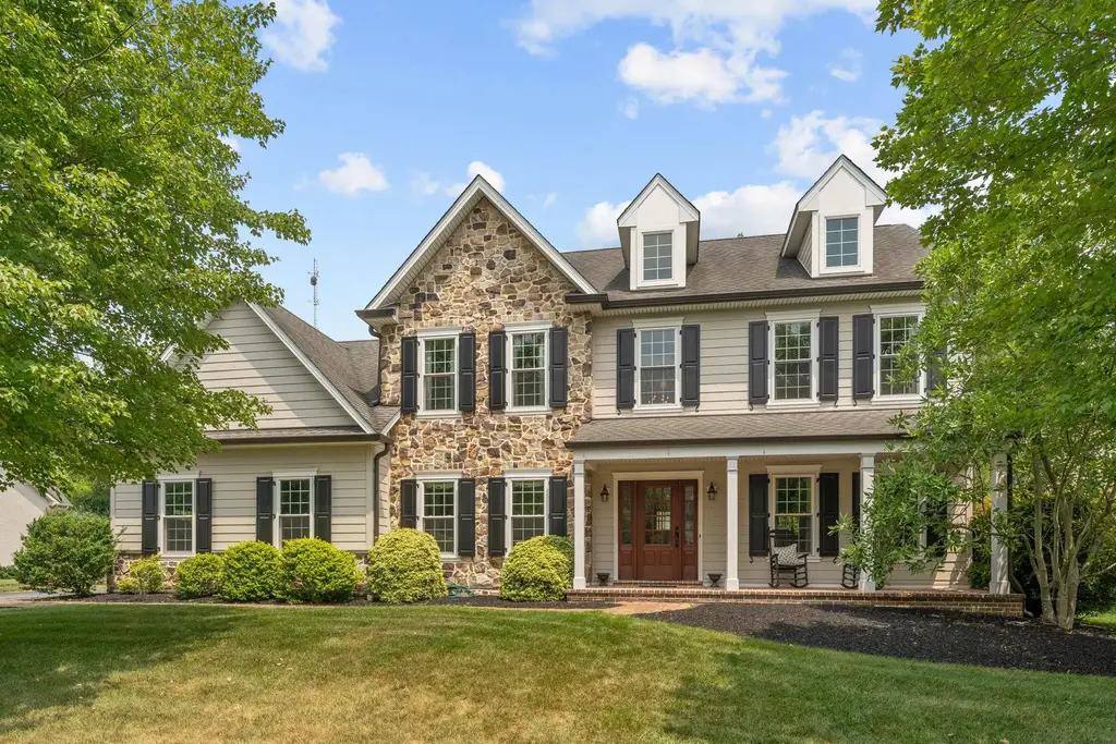 27 Cameron Ct, EXTON