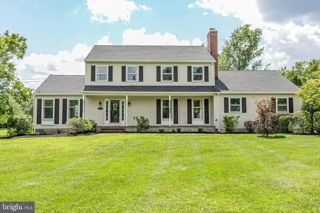21 Sleepy Hollow Ln, BELLE MEAD