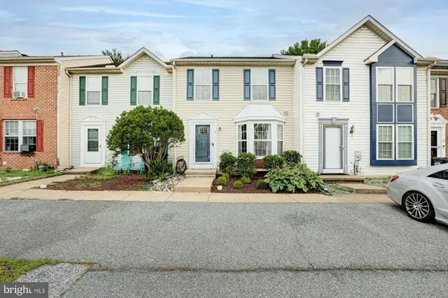 9 W Christina Pl, Newark