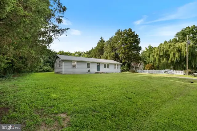127 Fairfax Dr, Colonial Beach