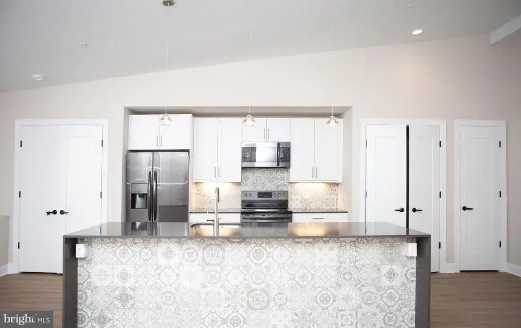 216 W 9th St #302, WILMINGTON