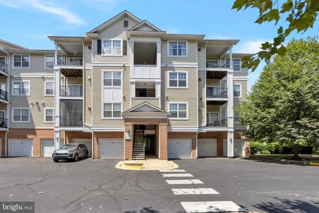 19608 Galway Bay Cir #303, GERMANTOWN