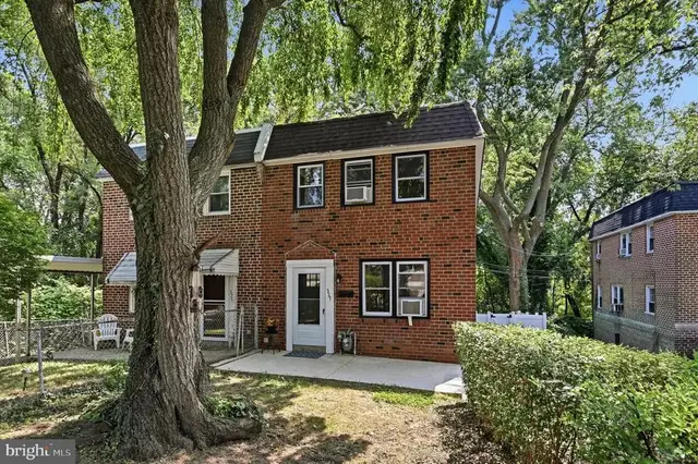 327 Greenwood Rd, Sharon Hill