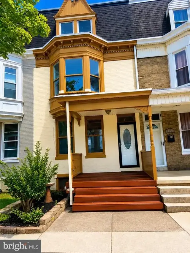 832 E Philadelphia St, York
