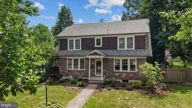 704 Mckee St, State College